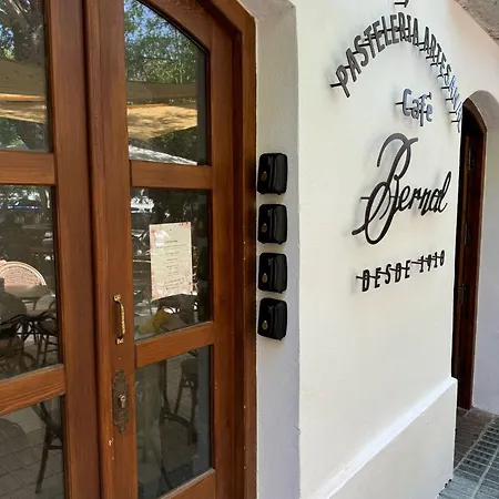 Estudio 2 Cafe Bernal * טריפה